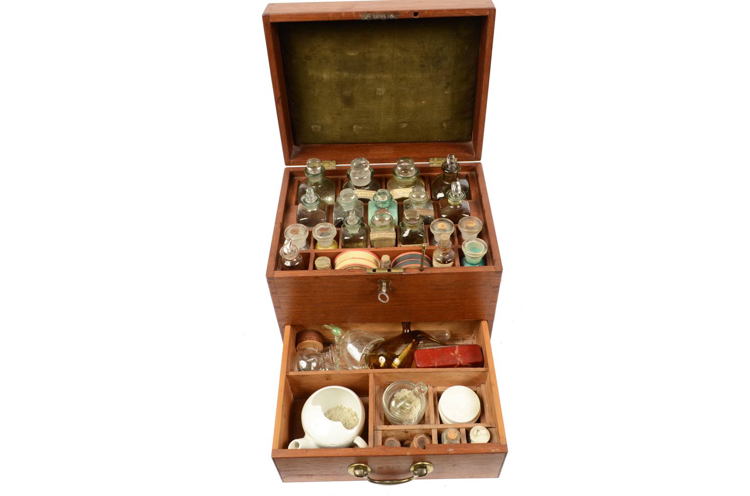e-Shop/Old medical instruments/Code 2686 English apothecary kit