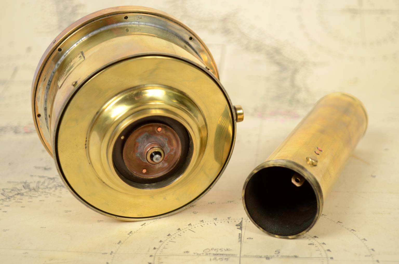 Antique compasses/3081B-Vion compass 1900