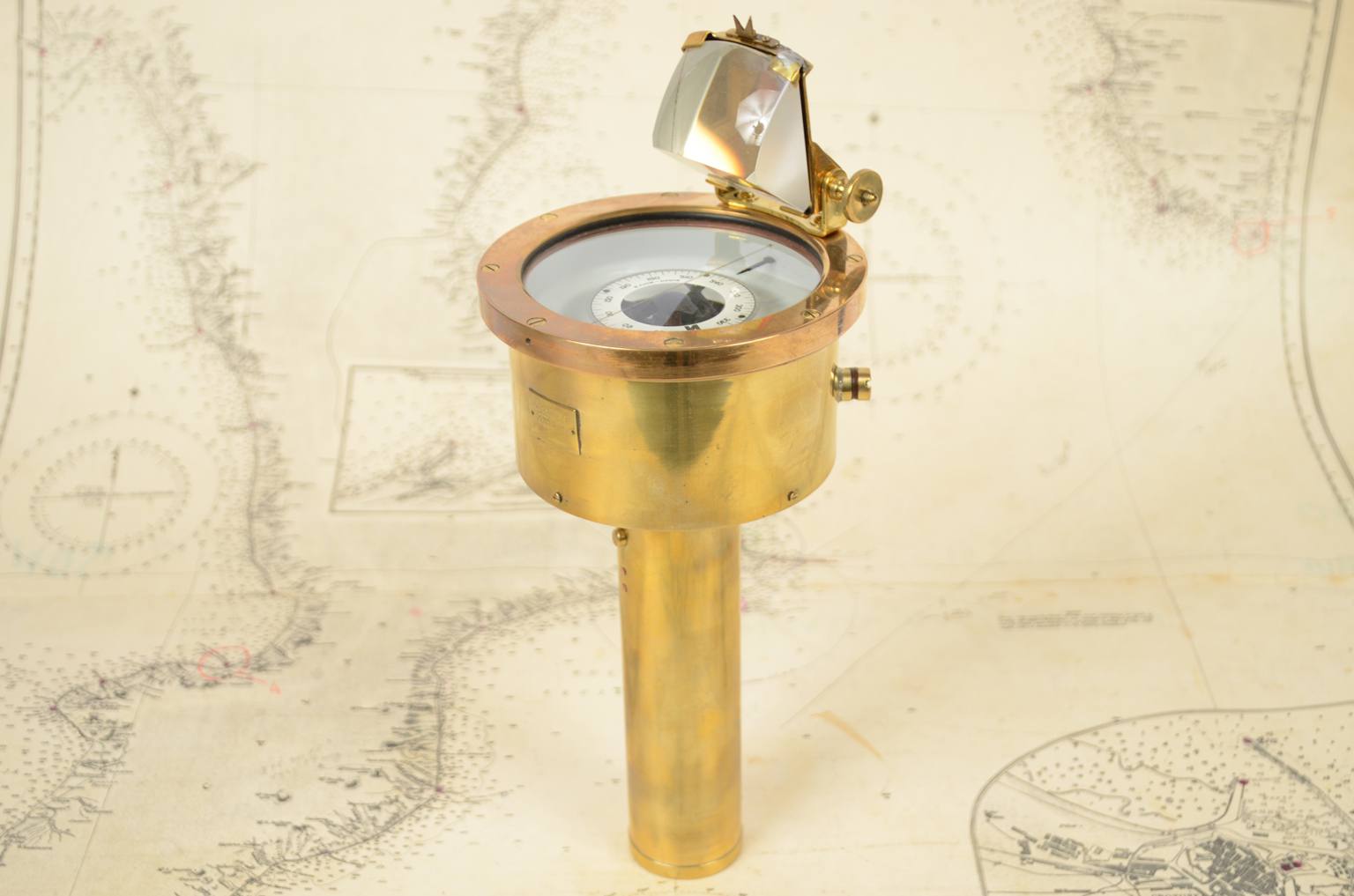 Antique compasses/3081B-Vion compass 1900