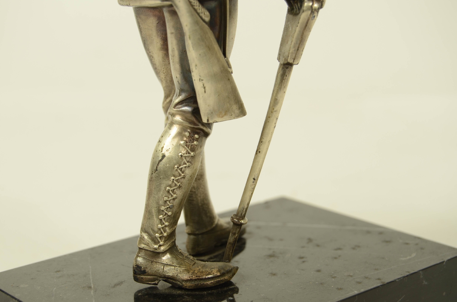 Curiosit&agrave;/33sc-Scultura Cacciatore