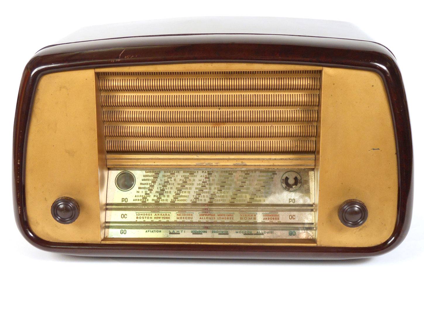 Design moderno/4043-Radio in bachelite