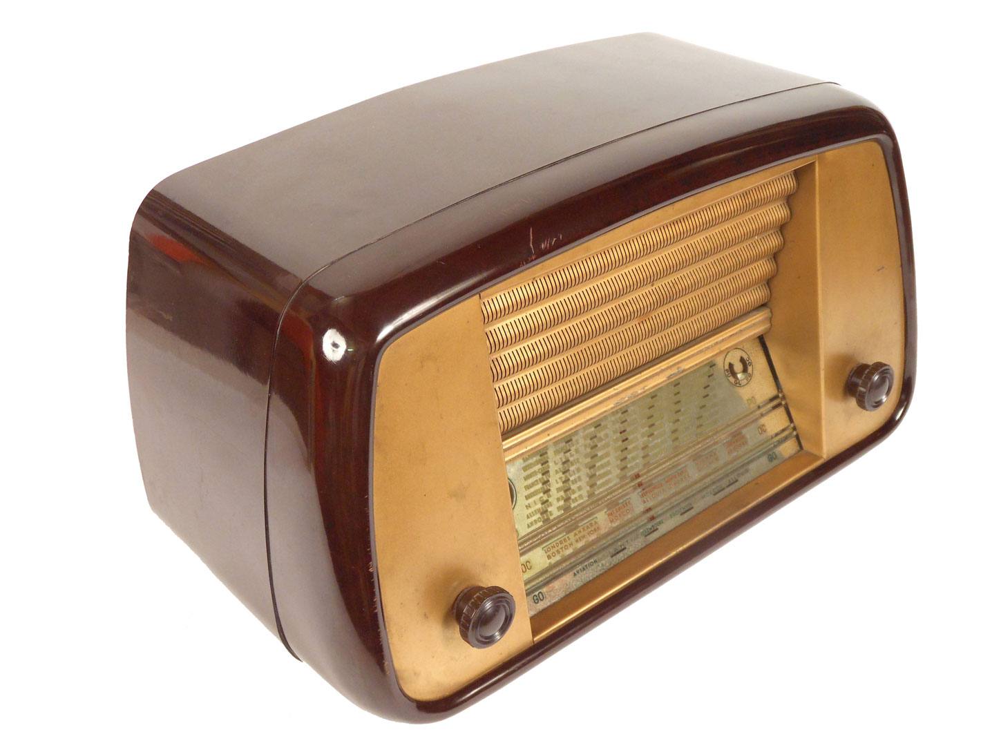 Design moderno/4043-Radio in bachelite