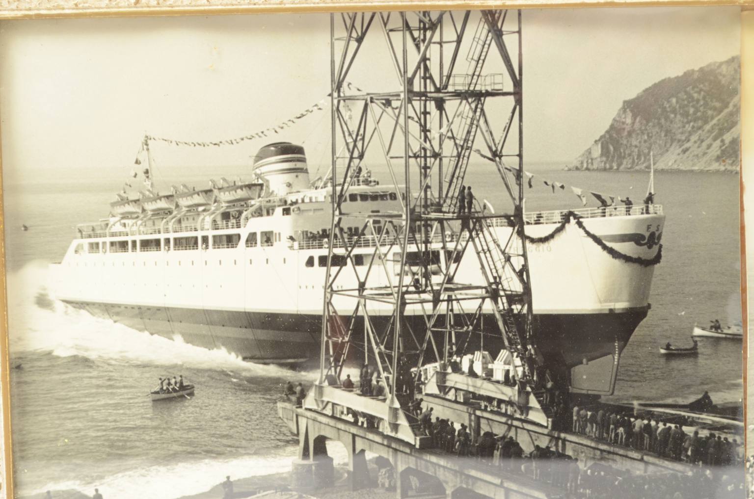 Antiquariato nautico/5497-Navi Riva Trigoso