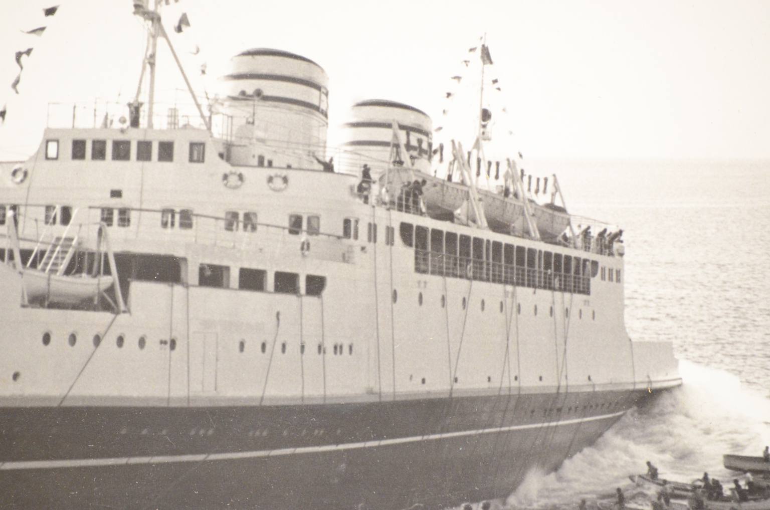 Antiquariato nautico/5497-Navi Riva Trigoso