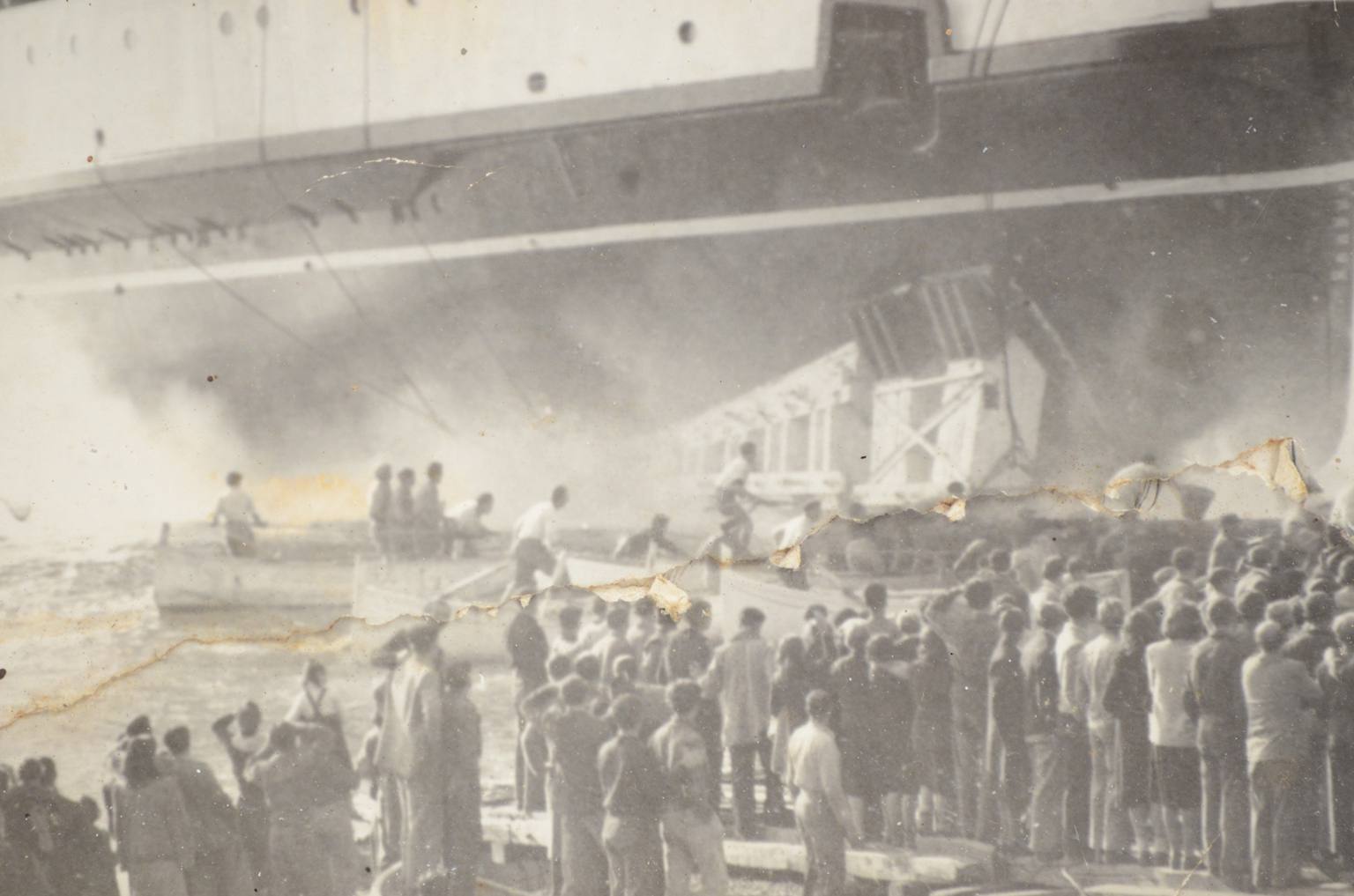 Antiquariato nautico/5498-Navi Riva Trigoso