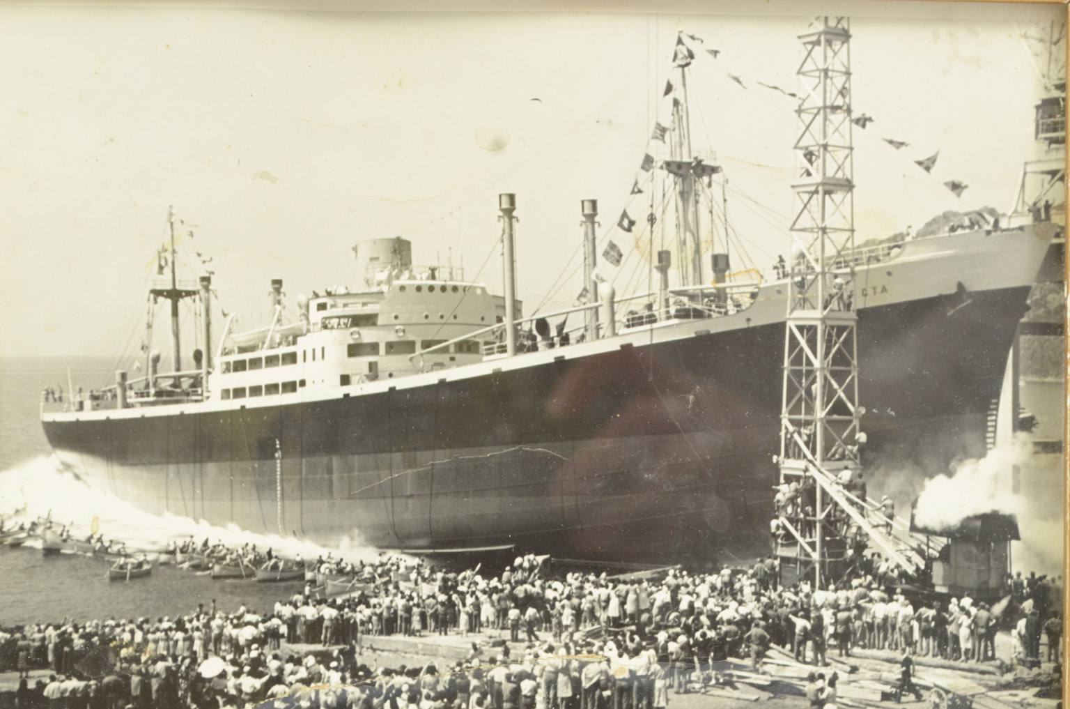 Antiquariato nautico/5498-Navi Riva Trigoso