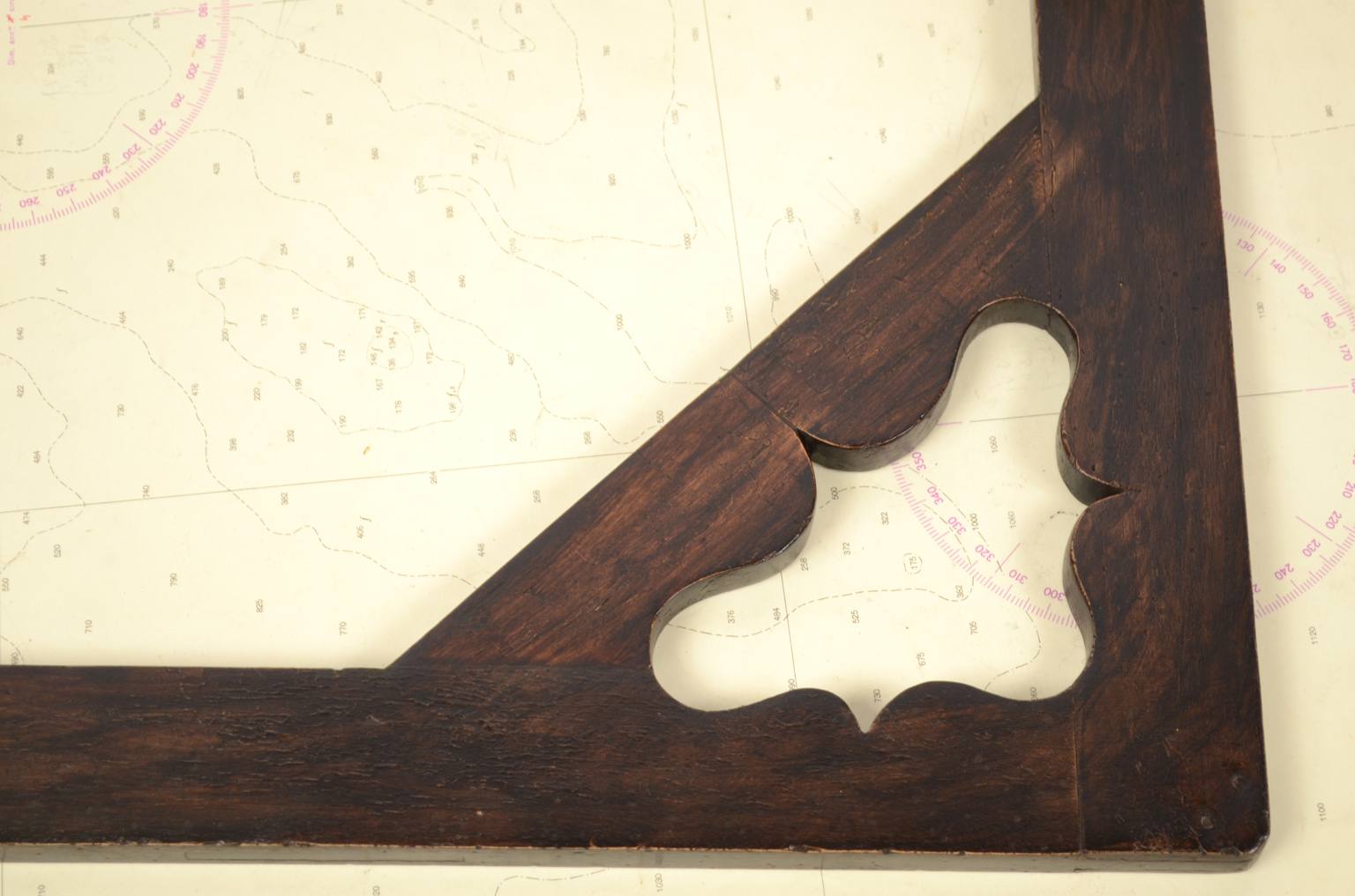 Antique measuring instruments/6078-Square used by carpenters