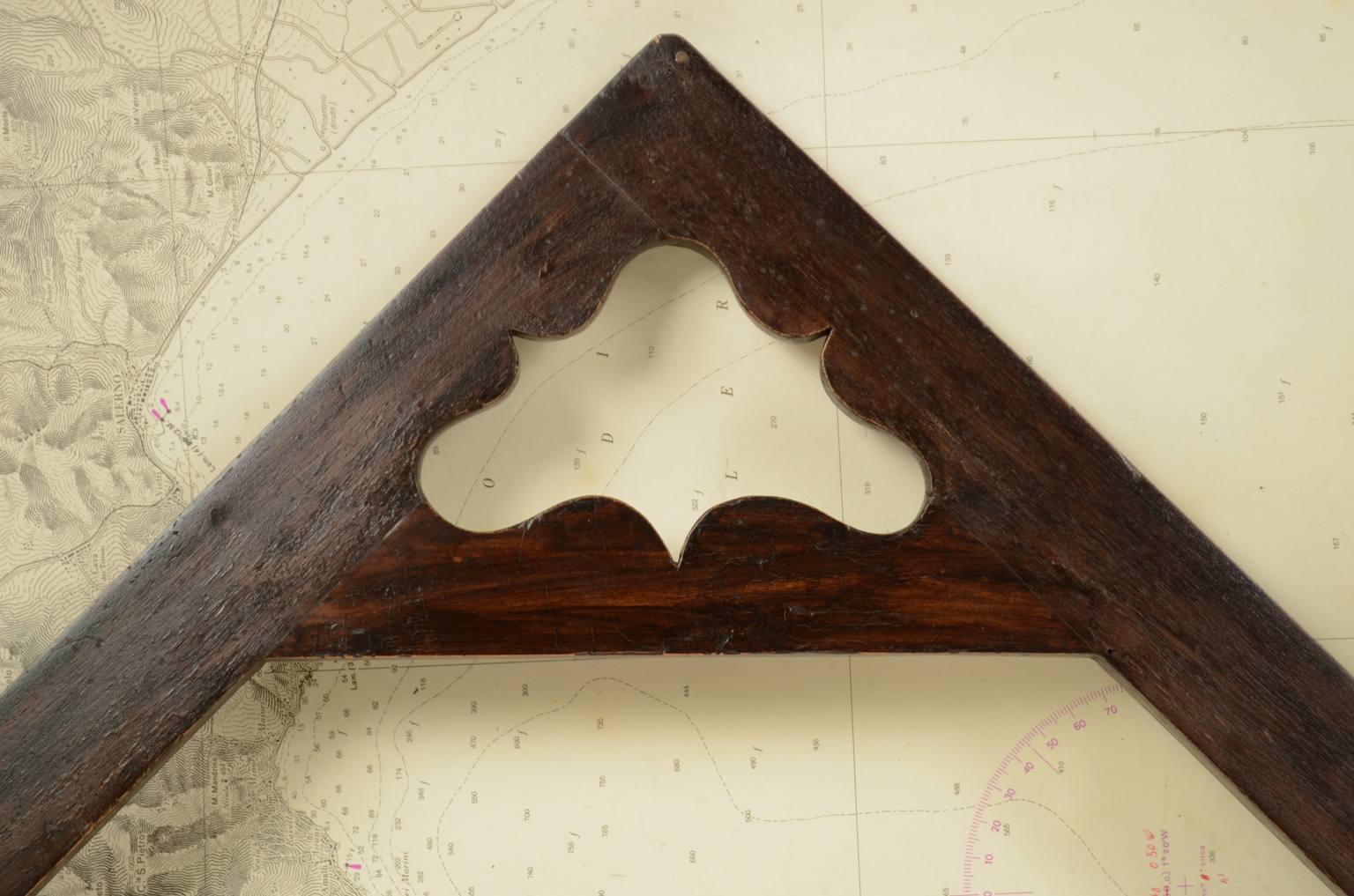 Antique measuring instruments/6078-Square used by carpenters