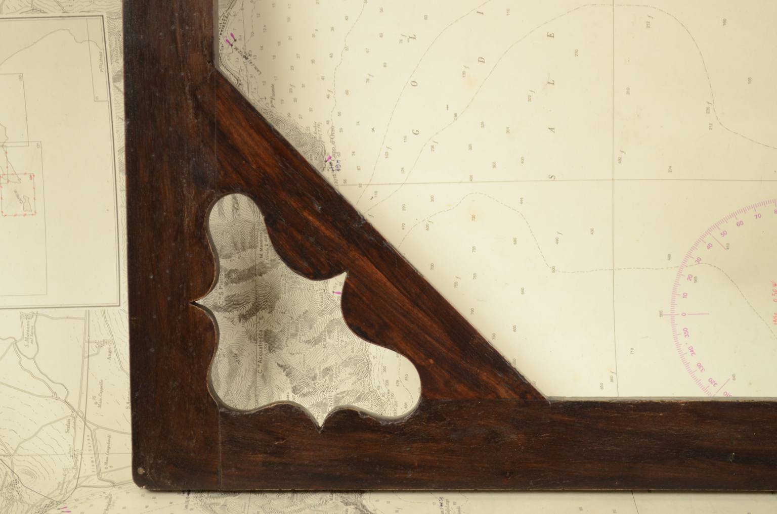 Antique measuring instruments/6078-Square used by carpenters