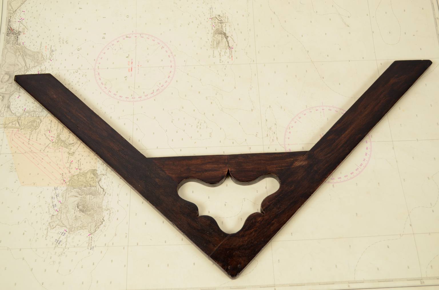 Antique measuring instruments/6078-Square used by carpenters