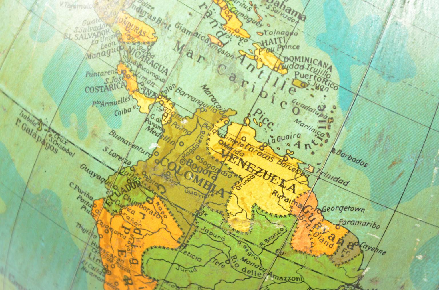 Antique globes-world maps/6239-Globe with light