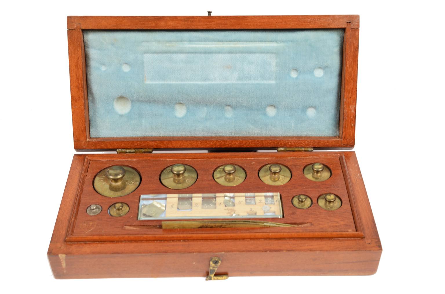 e-Shop/Antique measuring instruments/Code 649 Precision scale