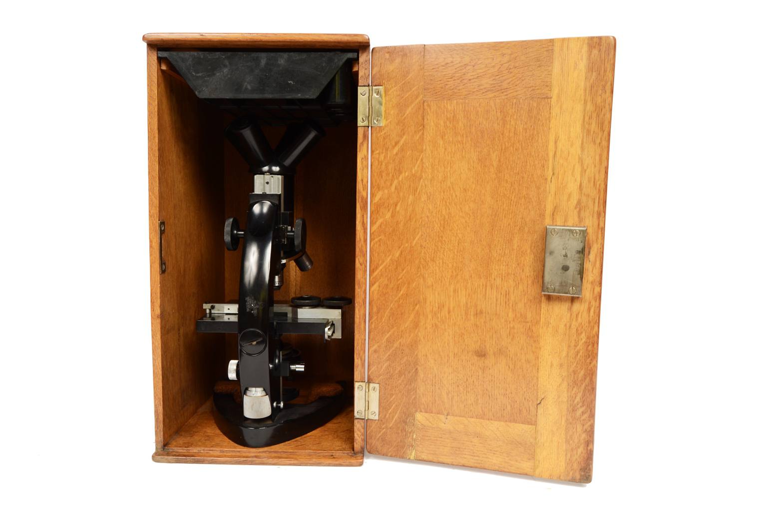 Old medical instruments/651-Vintage microscope
