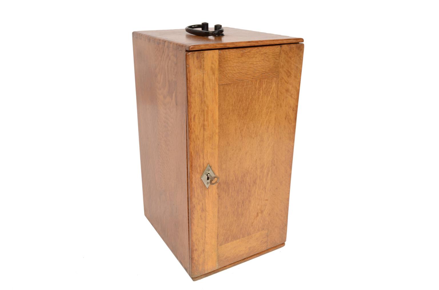 Old medical instruments/651-Vintage microscope