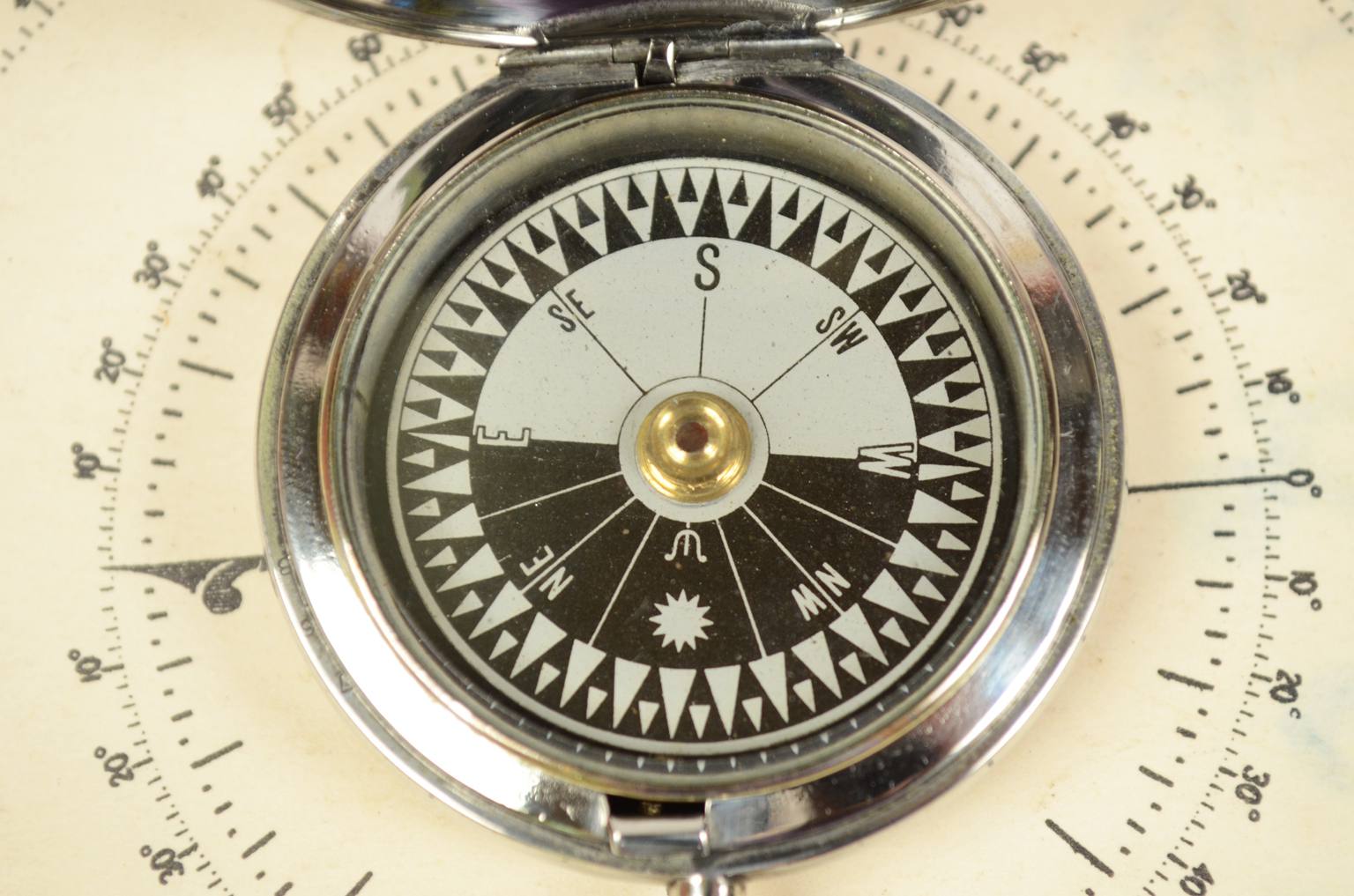 Antique compasses/6685-Vintage compass