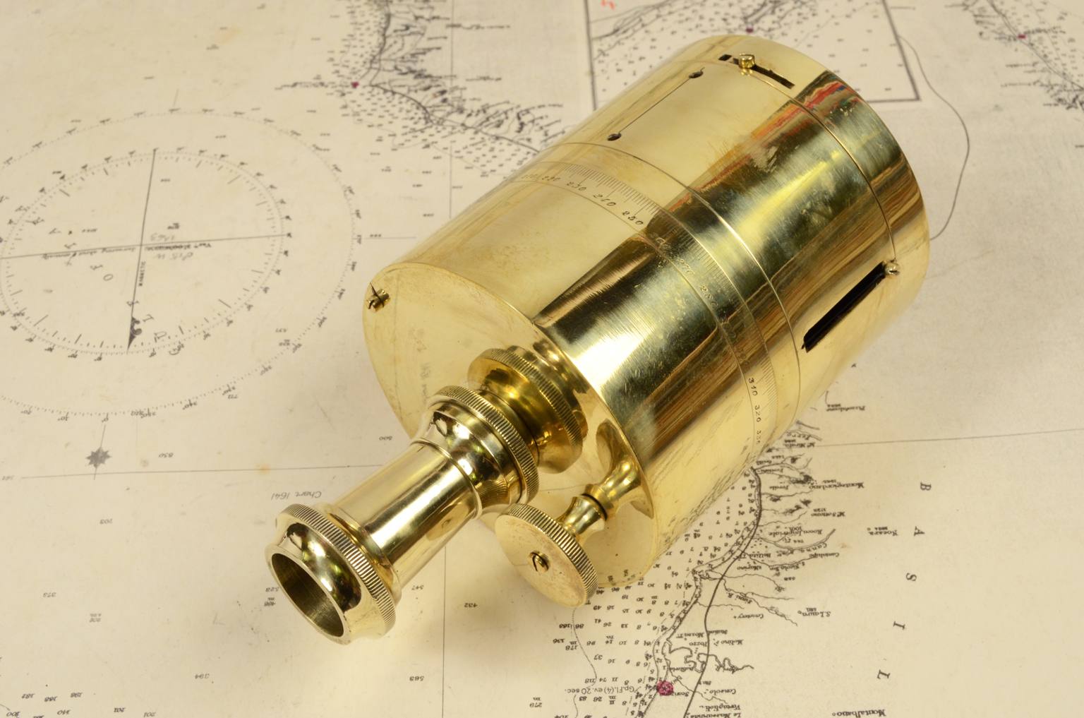 Antique measuring instruments/6985-Land-surveyor squaring