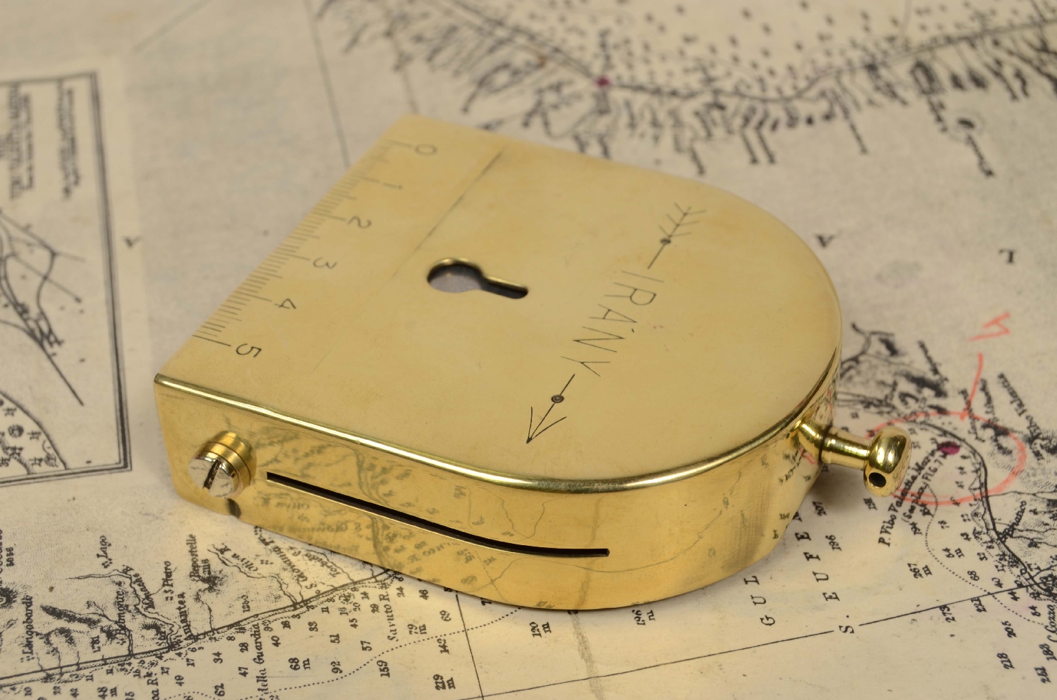 Antique compasses/7047-Magntica Compass