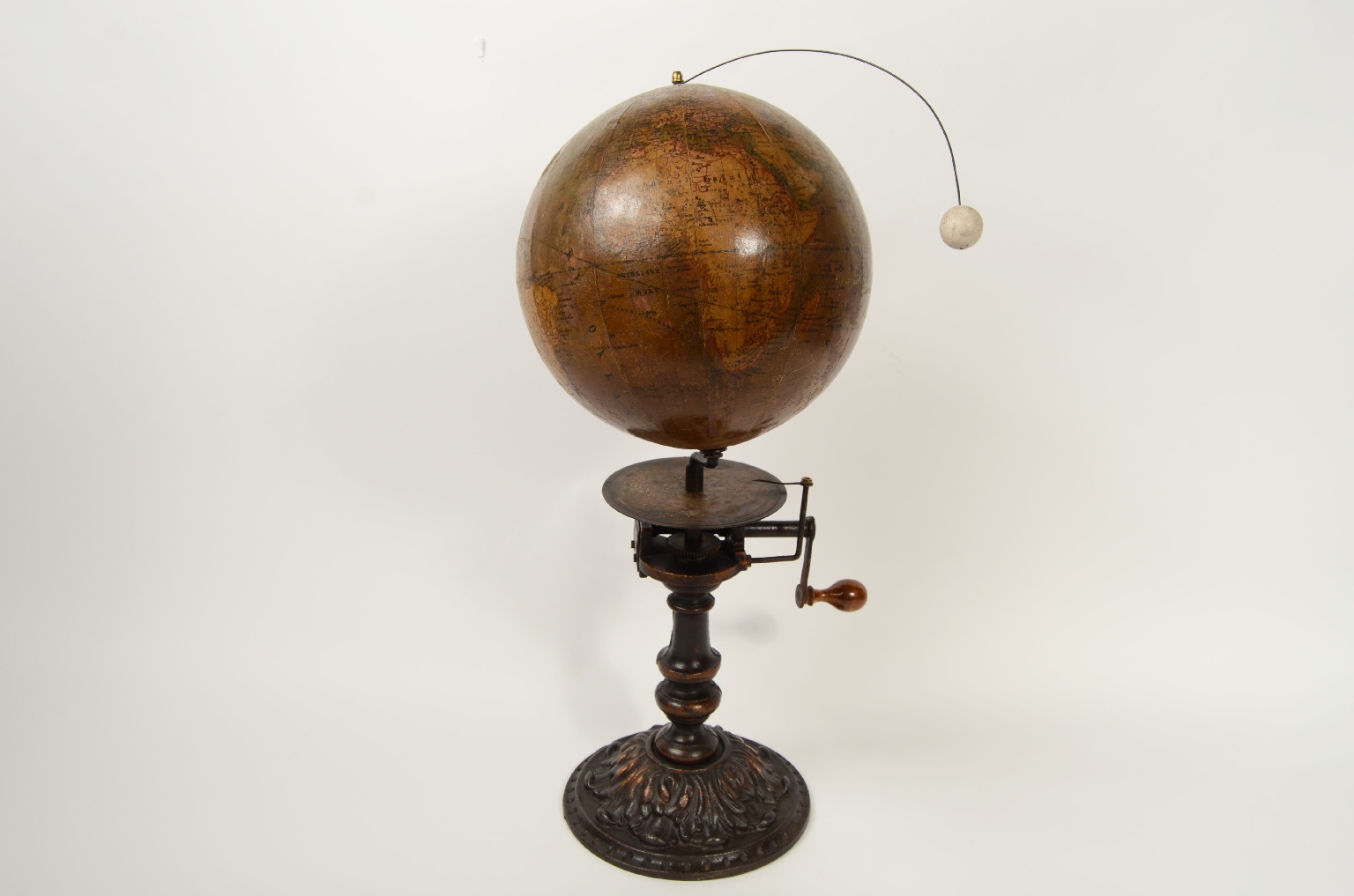 Antique globes-world maps/710-Lunar