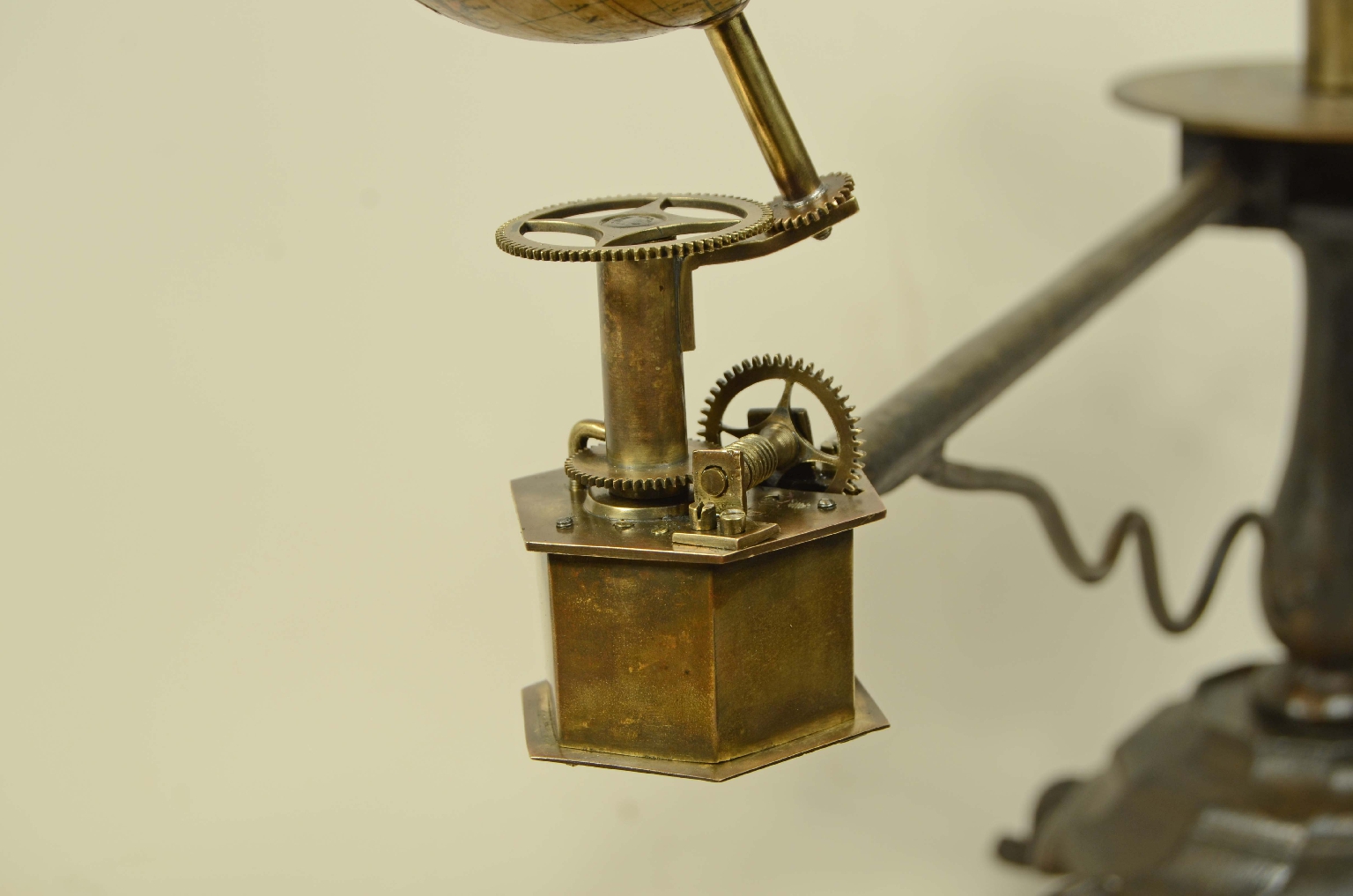 Strumenti astronomici antichi/711-Planetario Meccanico