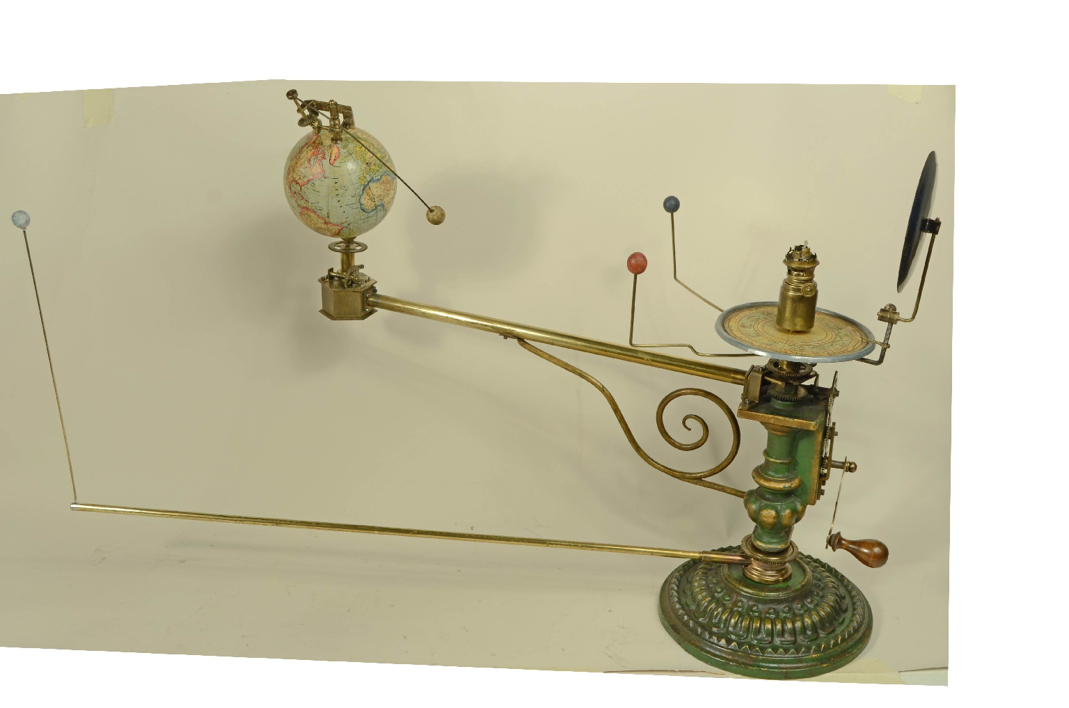 Antique astronomical instruments/712-Mechanical Tellurium