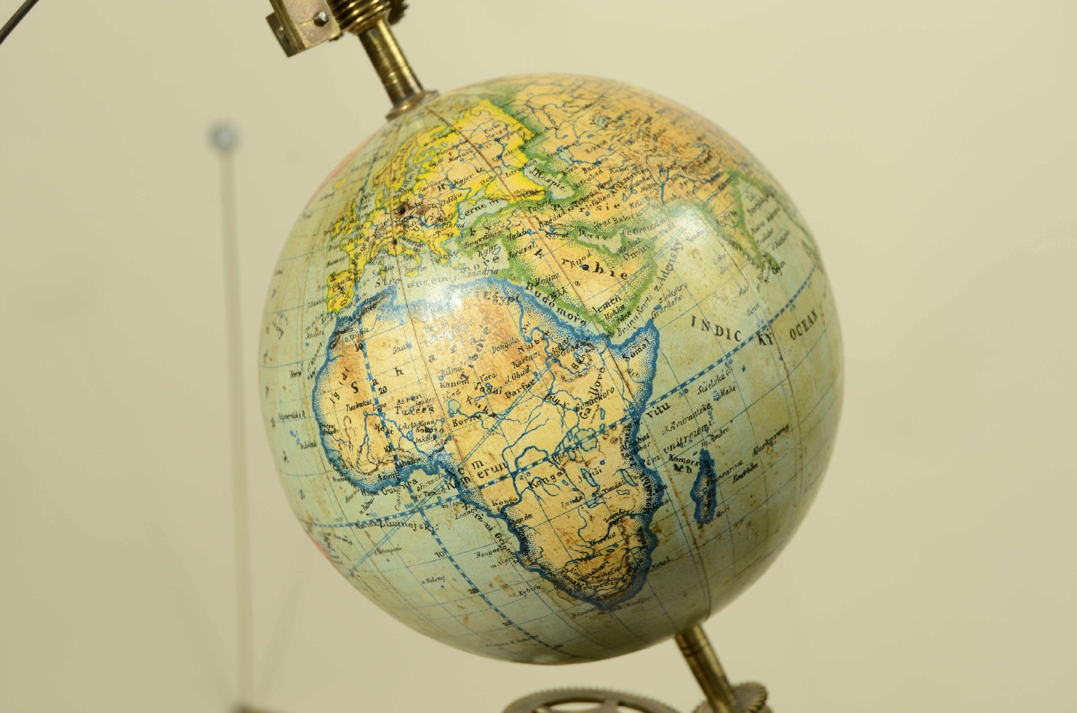 Antique astronomical instruments/712-Mechanical Tellurium