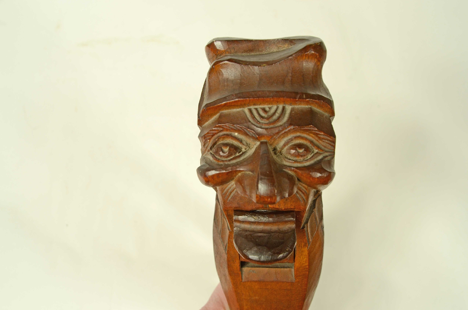 Curiosit&agrave;/716-Schiaccianoci