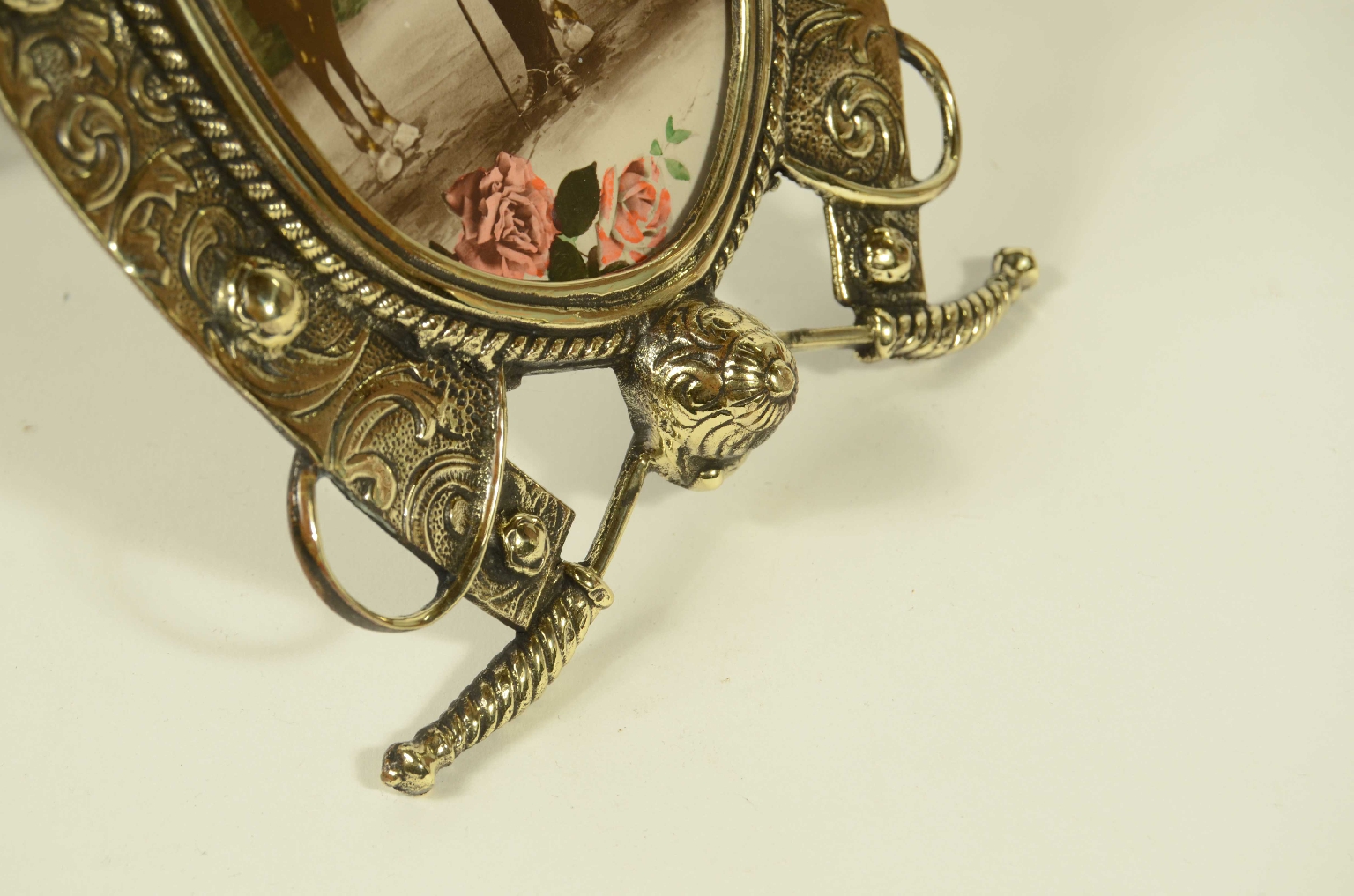 Peculiarity/723-Tabletop Photo Frame