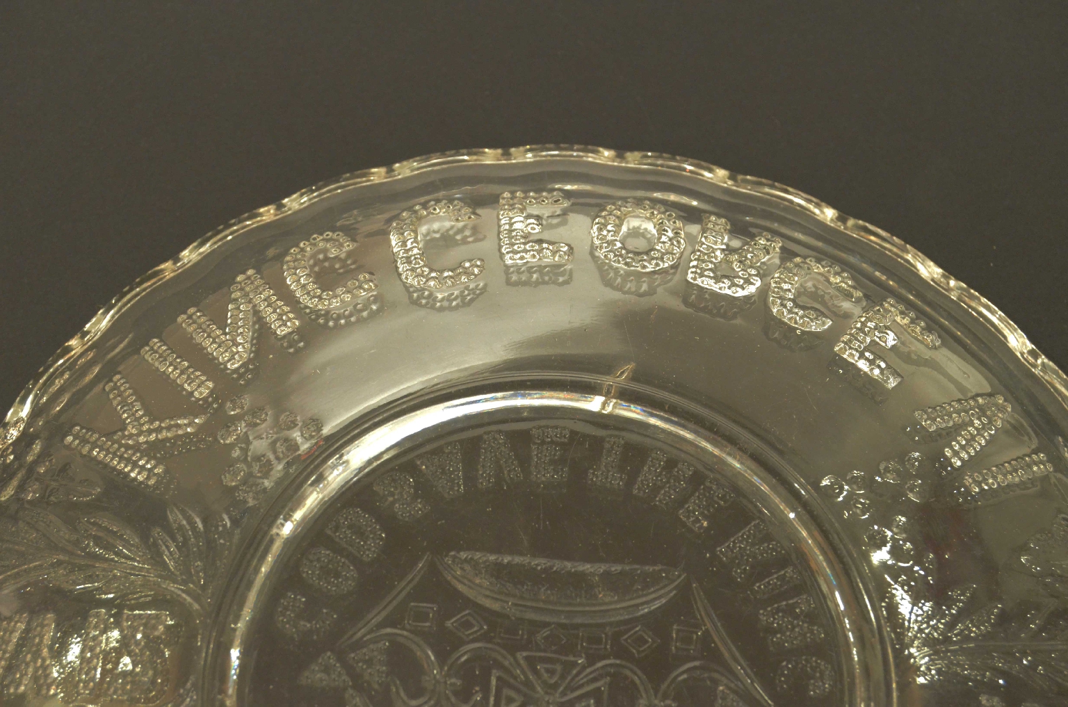 Curiosità/730-Piatto Commemorativo