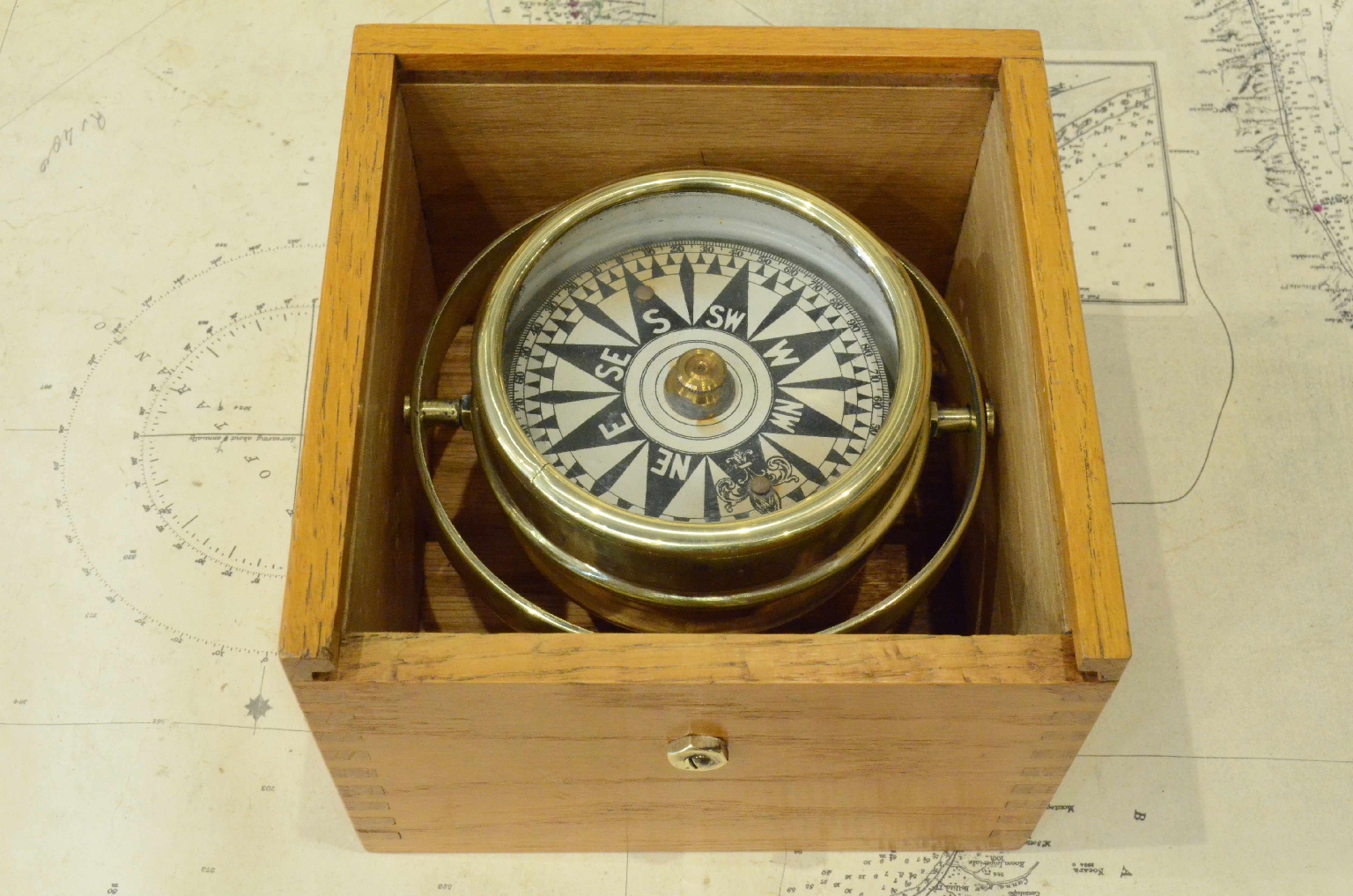 Antique compasses/7607-Nautical Compass