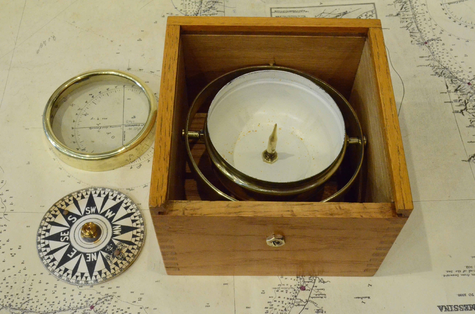 Antique compasses/7607-Nautical Compass