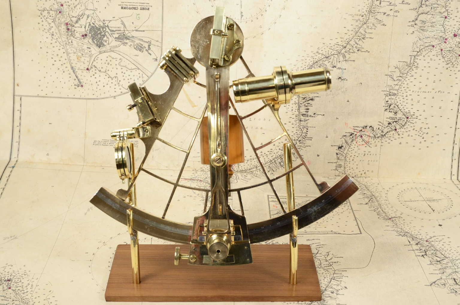 Nautical antiques/7699a-Antique Sextant