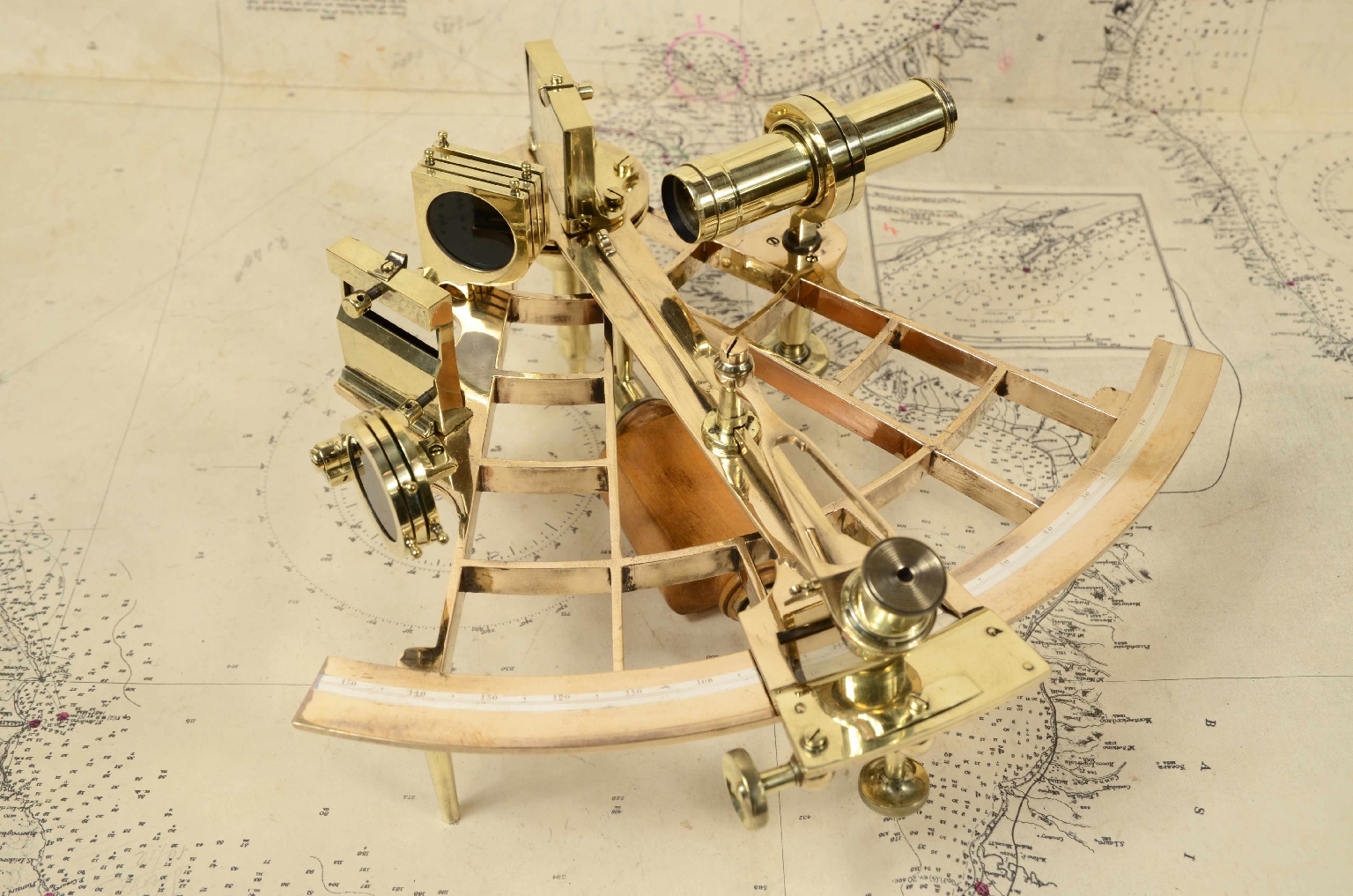 Nautical antiques/7699a-Antique Sextant