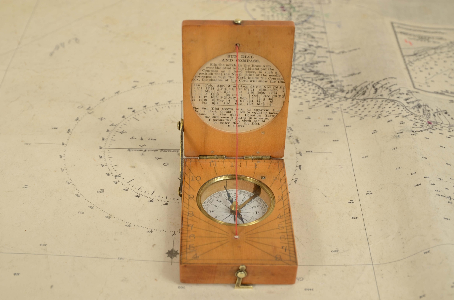 Antique measuring instruments/7764-Sundial
