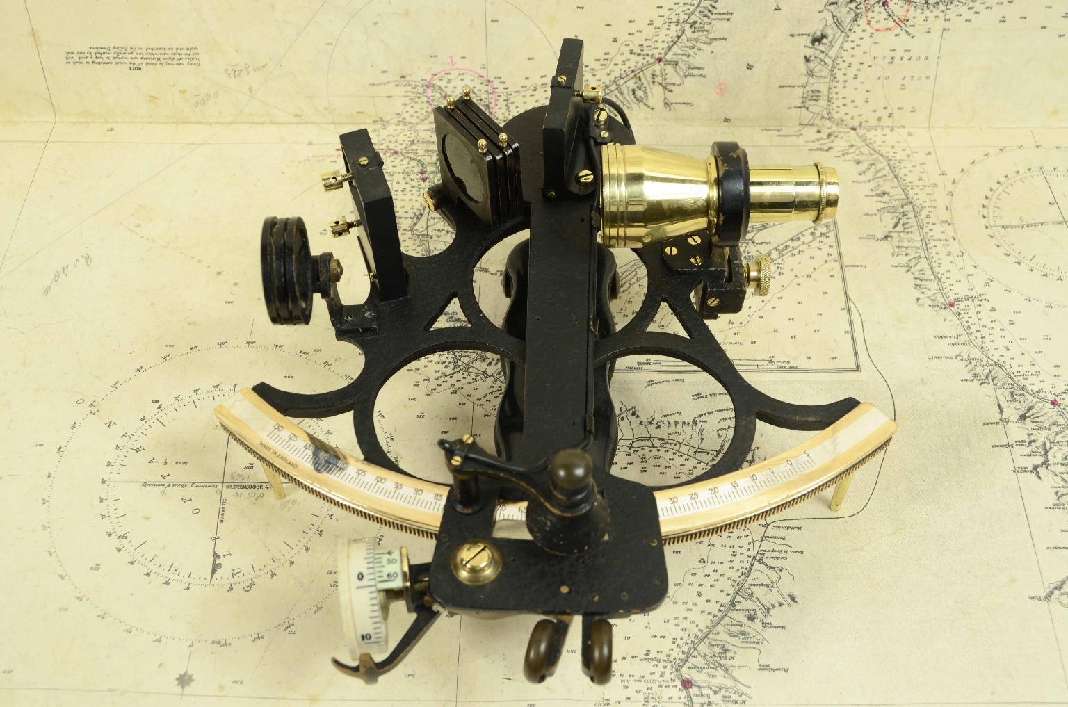 Nautical antiques/7869-Antique Sextant