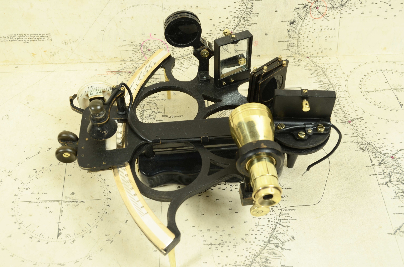 Nautical antiques/7869-Antique Sextant