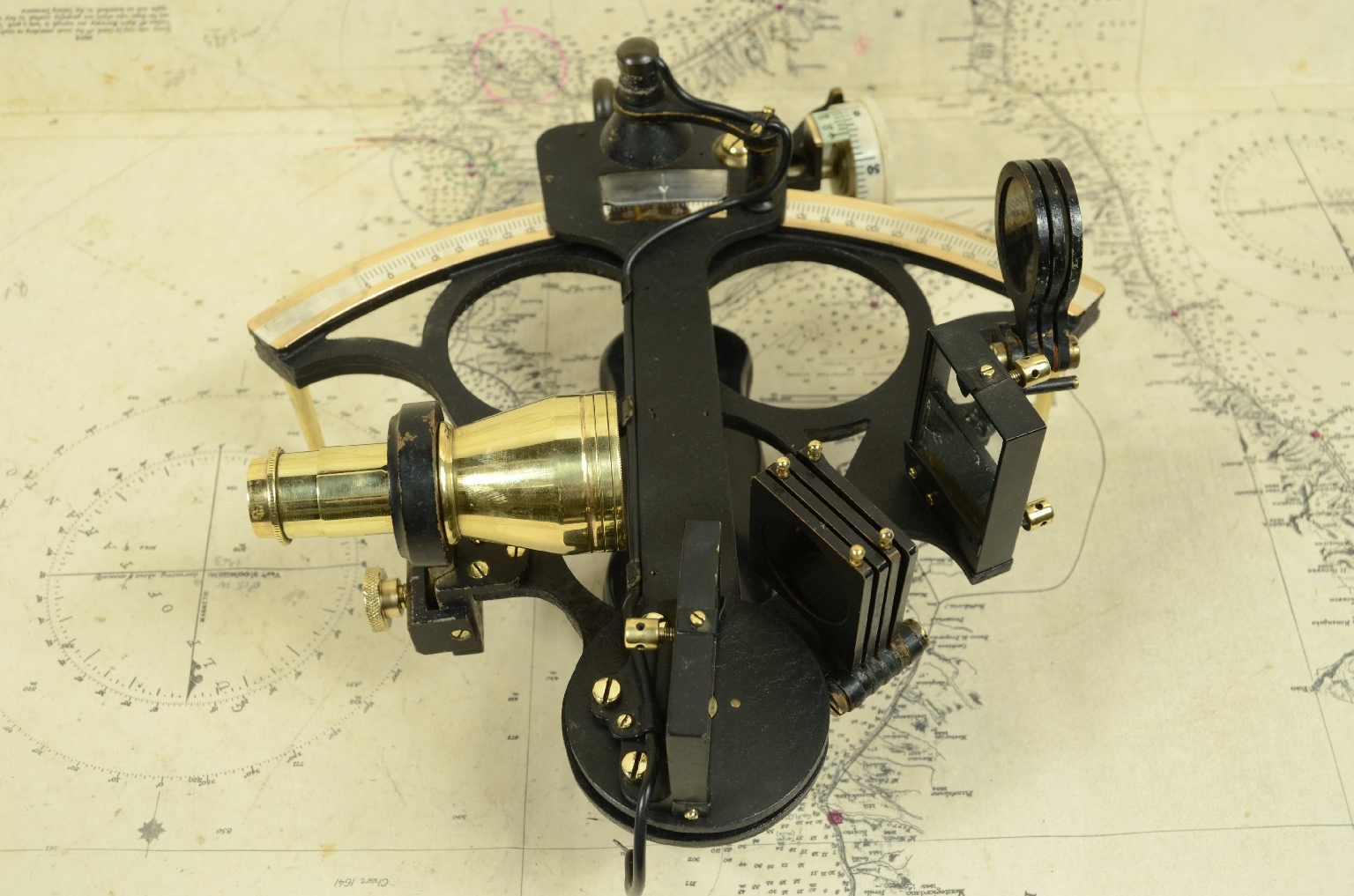 Nautical antiques/7869-Antique Sextant