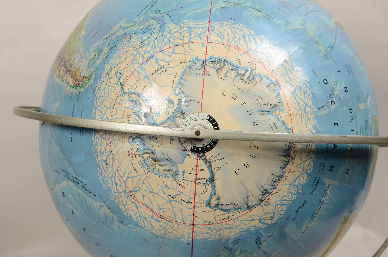 Antique globes-world maps/7889-Terrestrial Globe