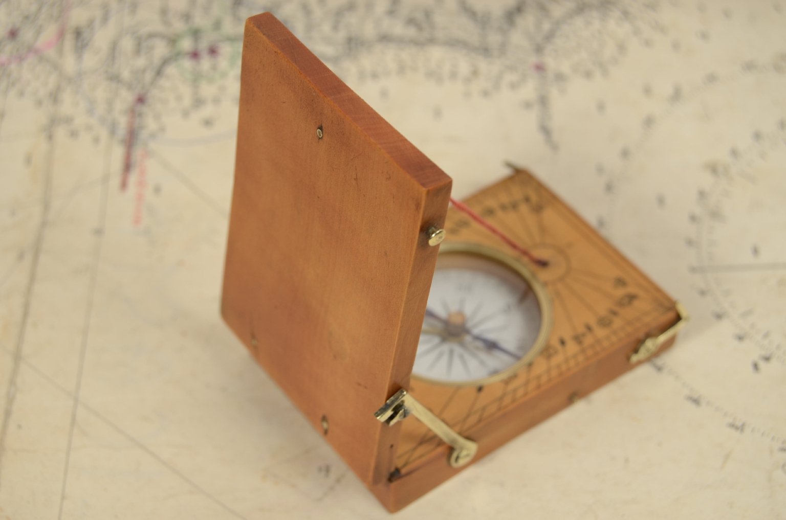 Antique compasses/7936-Sundial