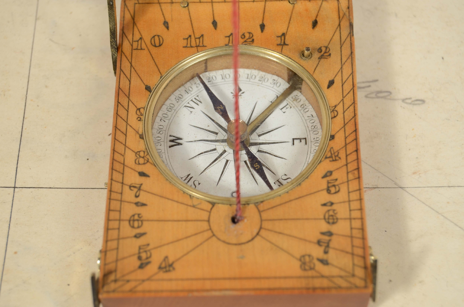Antique compasses/7936-Sundial