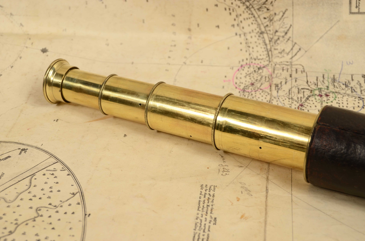 Nautical antiques/8005-Antique Telescope