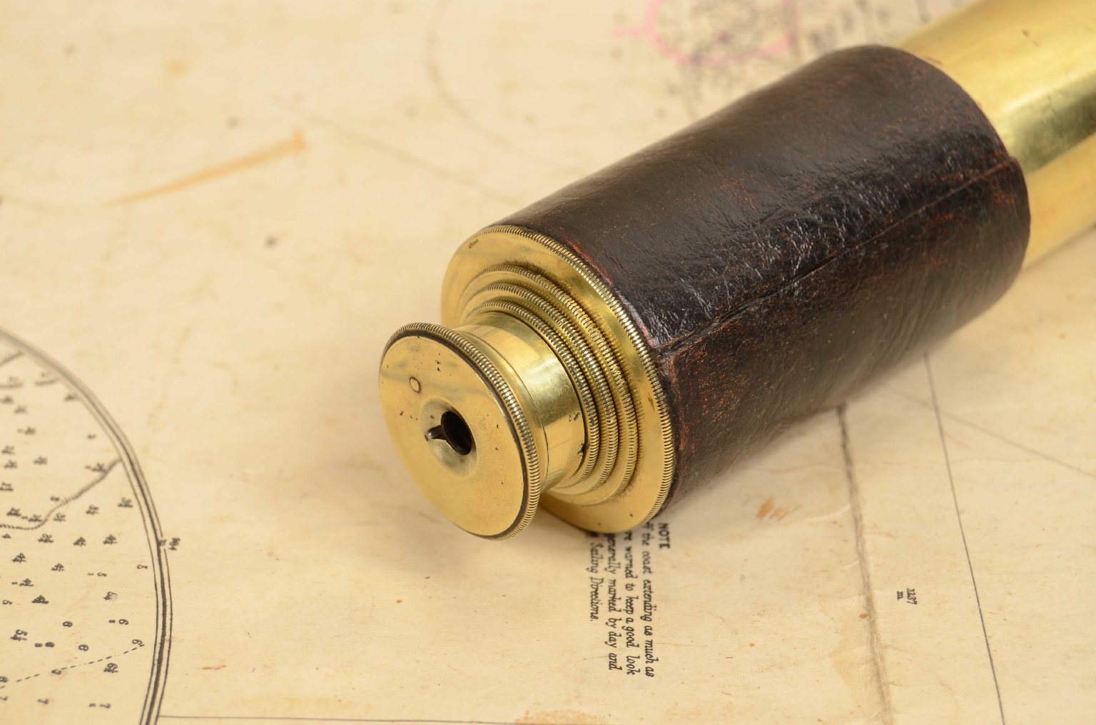 Nautical antiques/8005-Antique Telescope