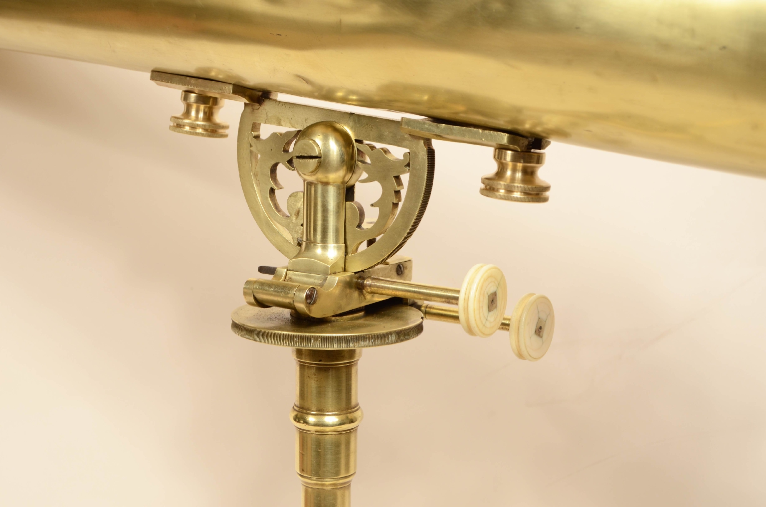 Antique astronomical instruments/8007-Refractor Telescope