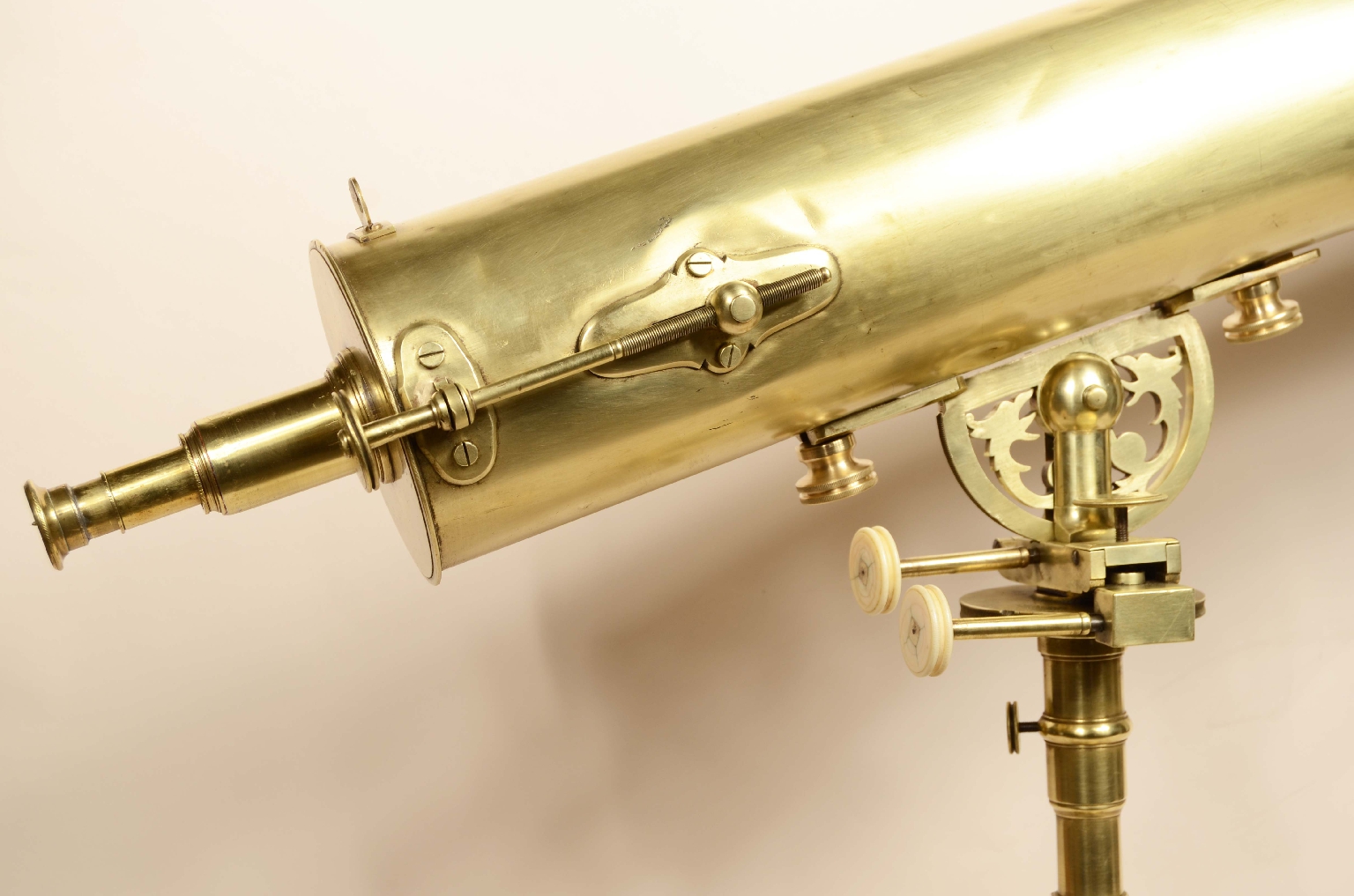 Antique astronomical instruments/8007-Refractor Telescope