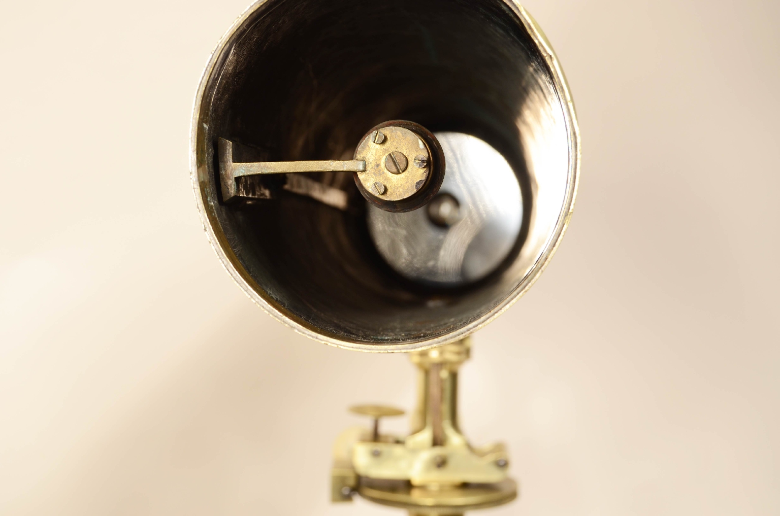 Antique astronomical instruments/8007-Refractor Telescope