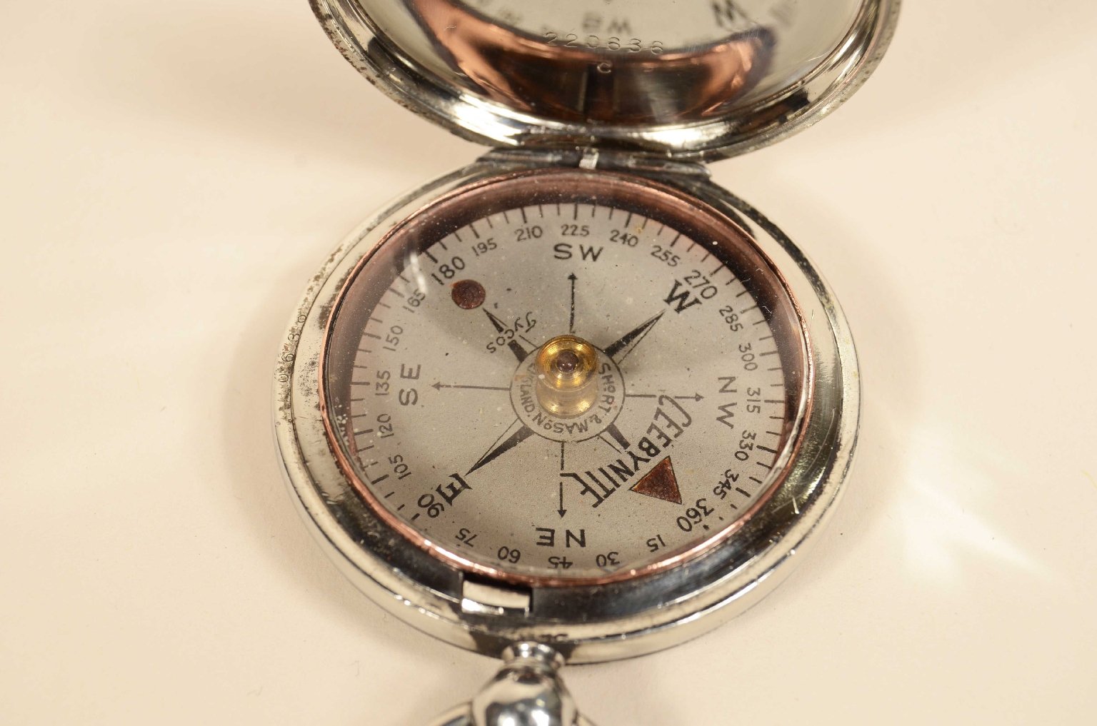 Antique compasses/8011-Pocket Compass