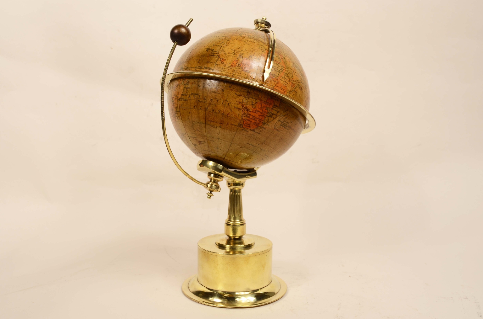 Antique globes-world maps/8029-Globe with Clock