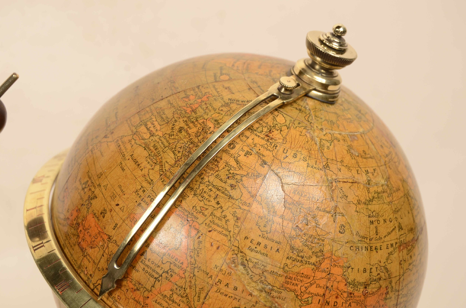 Antique globes-world maps/8029-Globe with Clock
