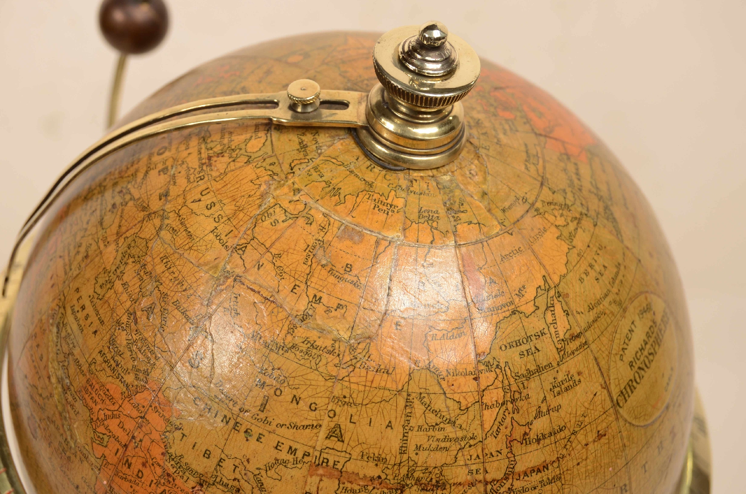 Antique globes-world maps/8029-Globe with Clock