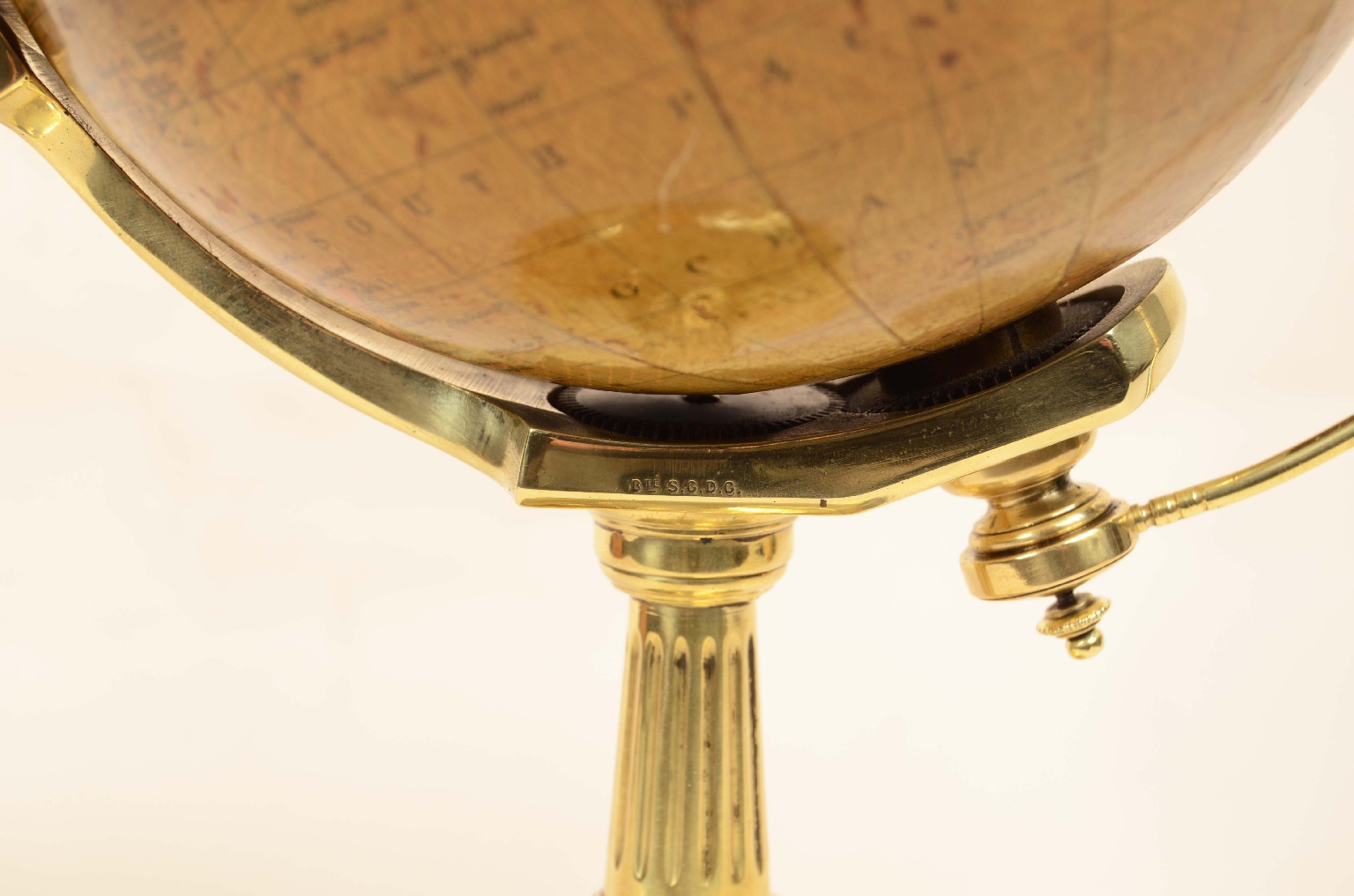 Antique globes-world maps/8029-Globe with Clock