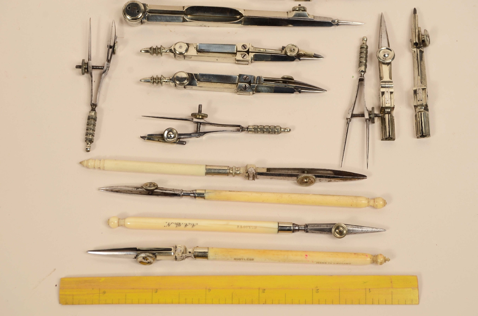 Strumenti di misura antichi/8031-Scatola Compassi